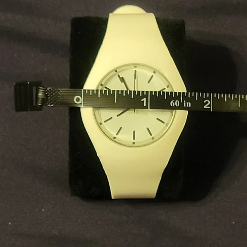 GENEVA WHITE SILICONE BAND WATCH